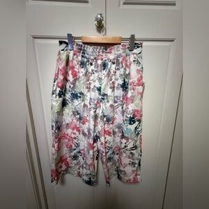 Athleta Womens Watercolor Floral Savannah Bermuda Shorts Large Pockets